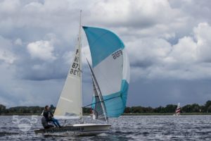 OPALENICKA FIRMA WSPIERA ŻEGLARZY