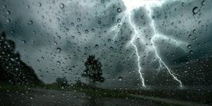 OSTRZEŻENIE METEOROLOGICZNE- INTENSYWNE OPADY DESZCZU Z BURZAMI