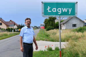 ŁAGWY – MIEJSCOWOŚĆ Z ZIEMI I POWIETRZA