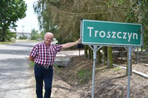 TROSZCZYN – MIEJSCOWOŚĆ Z ZIEMI I POWIETRZA