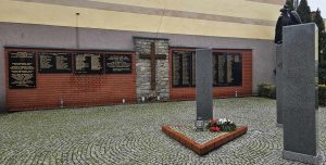 Odsłonięcie tablicy na zakończenie powstania
